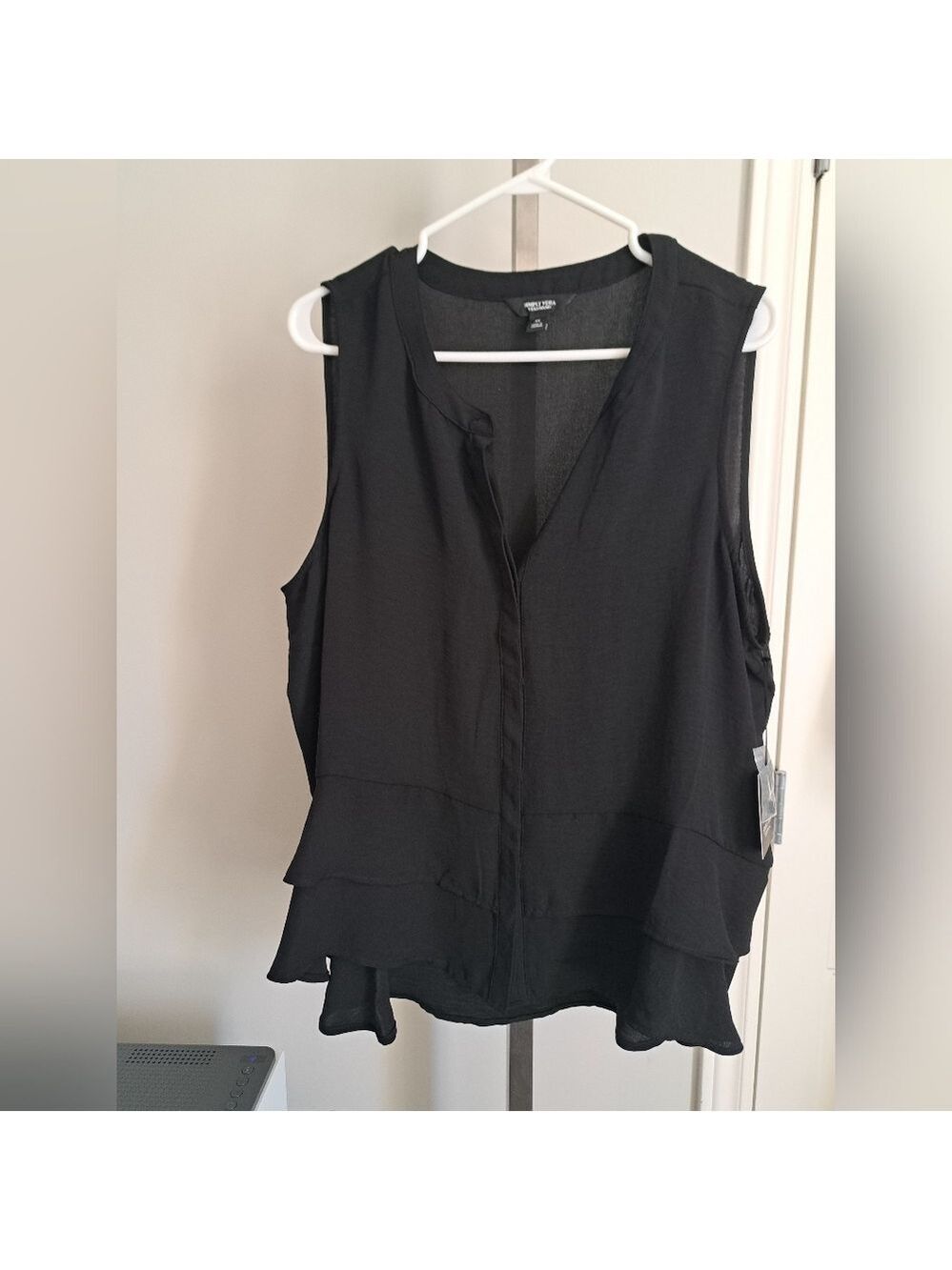 SIMPLY VERA Sleeveless black flowy top button front peplum shirt black XL tags